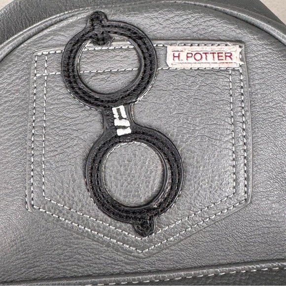 LOUNGE FLY HARRY POTTER , RARE STYLE MINI BACK PACK & MATCHING WALLET - Picture 5 of 11